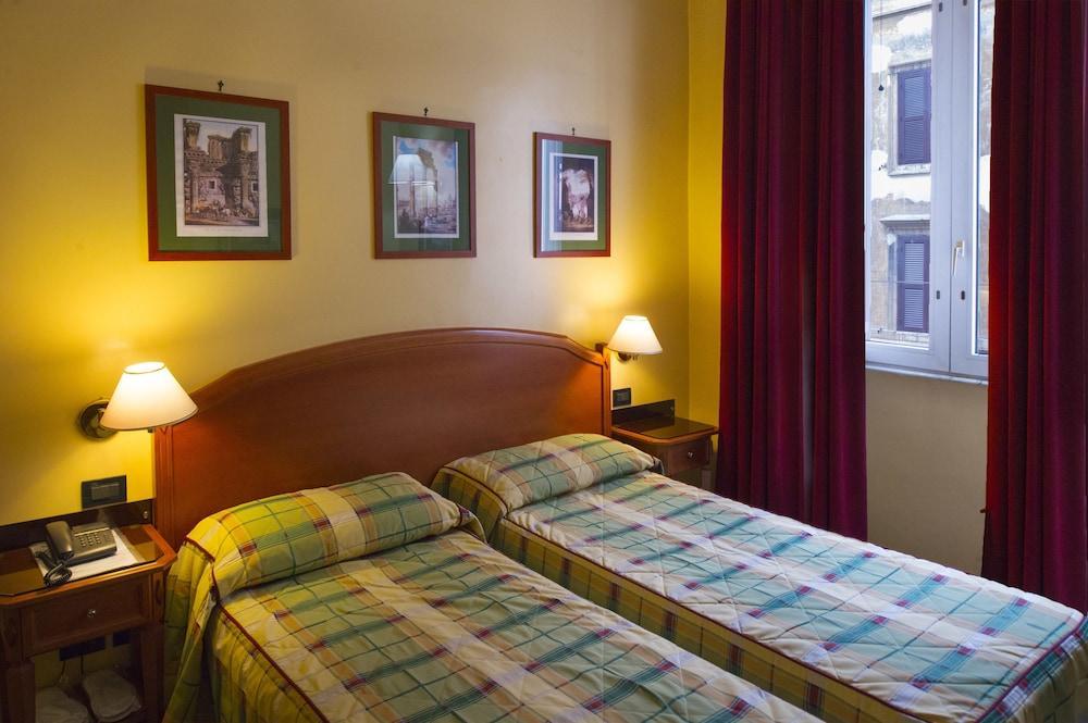 Milani Hotel 3*