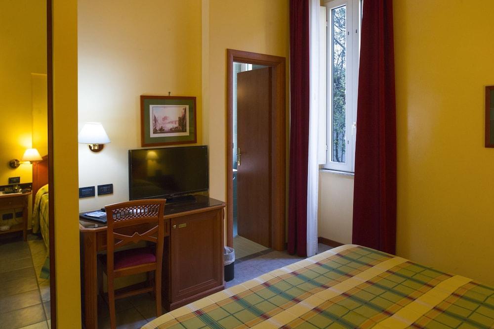 Milani Hotel