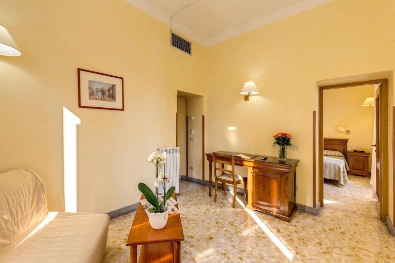 Milani Hotel 3*